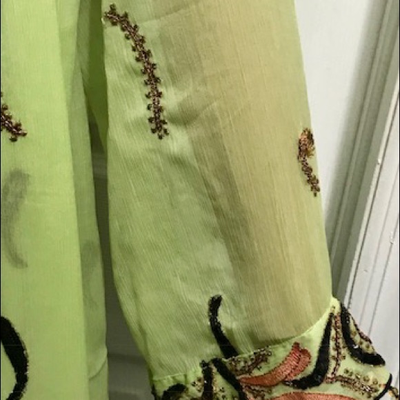 Green georgette with pink gold and black work - Picture 3 of 3